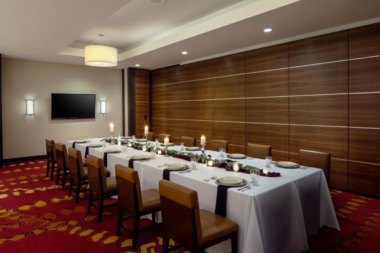Готель Indianapolis Marriott East Екстер'єр фото