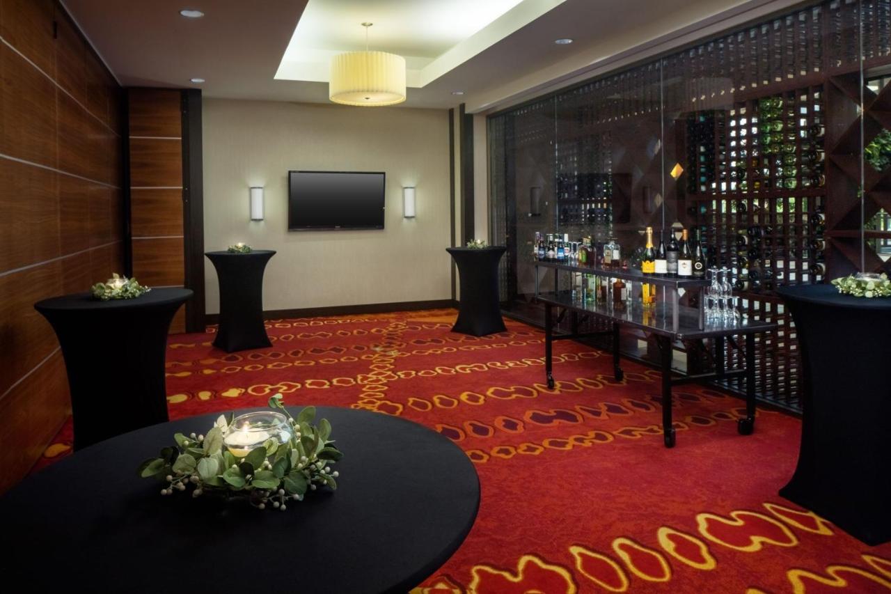 Готель Indianapolis Marriott East Екстер'єр фото
