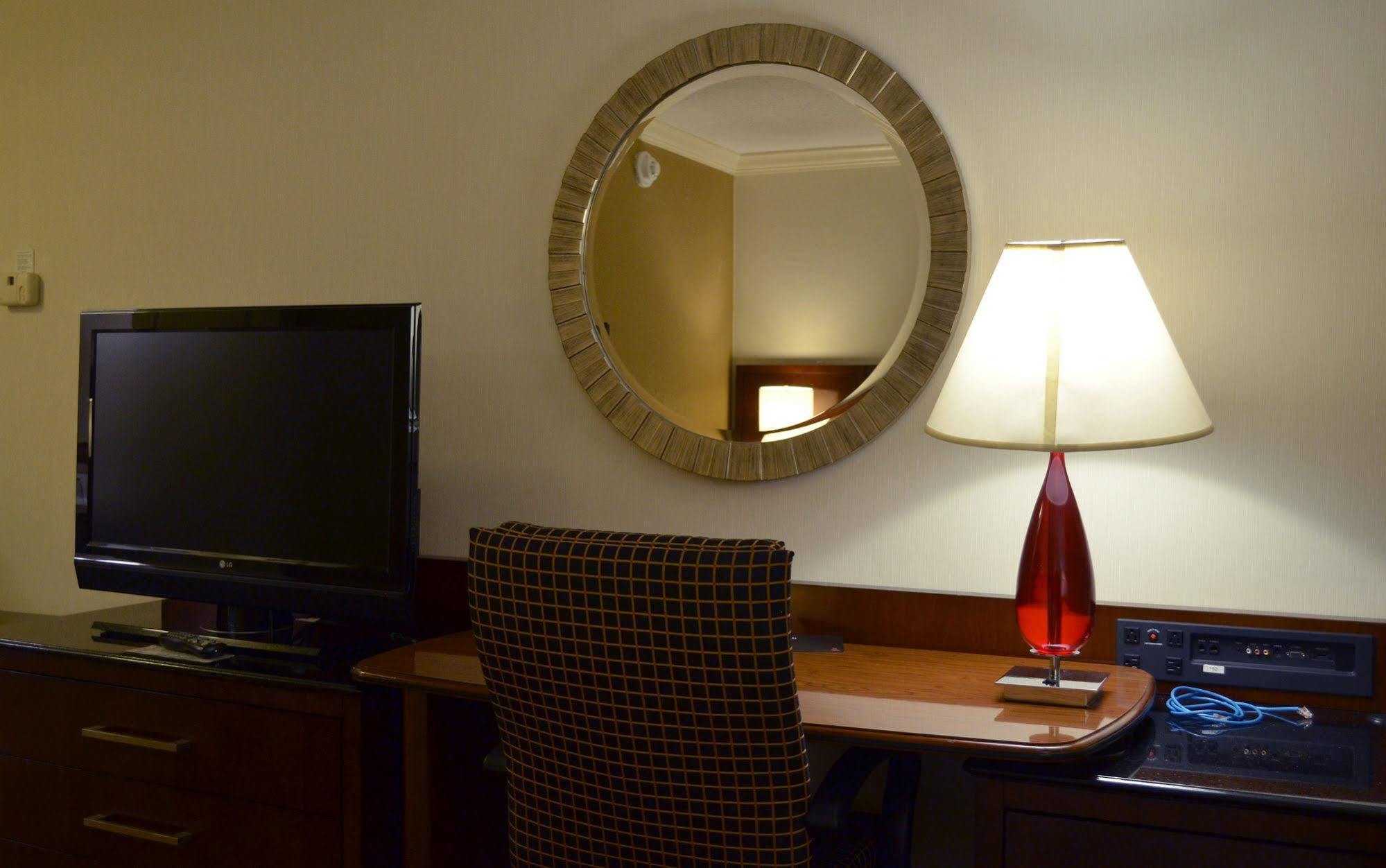 Готель Indianapolis Marriott East Екстер'єр фото
